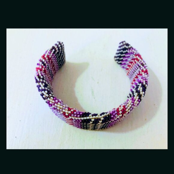 💜💗 Beautiful Purple Peyote Stitch Native Navajo Beaded Cuff Bracelet Jewelry - Picture 7 of 7